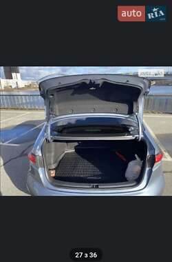 Седан Toyota Corolla 2019 в 