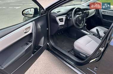 Седан Toyota Corolla 2015 в 
