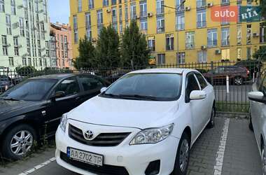 Седан Toyota Corolla 2011 в Киеве