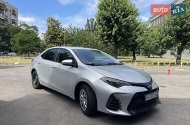 Седан Toyota Corolla 2019 в Киеве