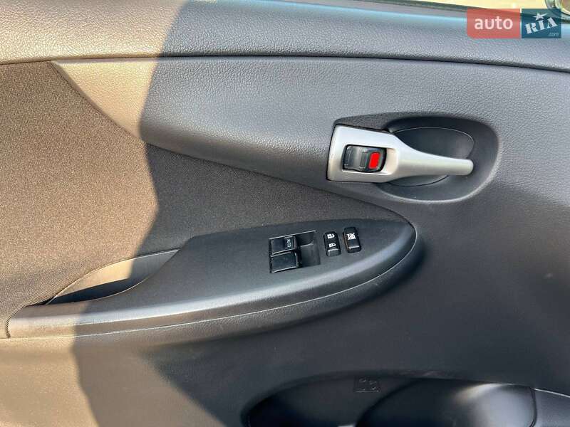 Седан Toyota Corolla 2010 в Борисполі