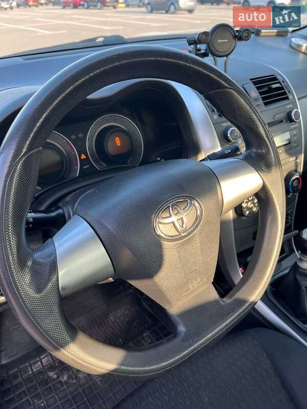 Седан Toyota Corolla 2010 в Борисполі