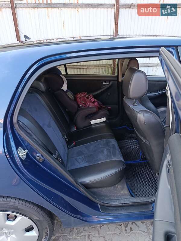 Хэтчбек Toyota Corolla 2005 в Львове