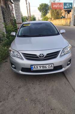 Седан Toyota Corolla 2012 в Ізюмі