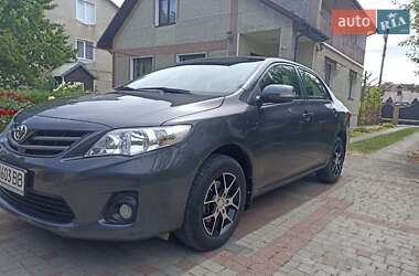Седан Toyota Corolla 2013 в Гусятине