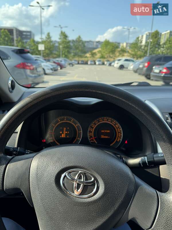 Универсал Toyota Corolla 2008 в Днепре