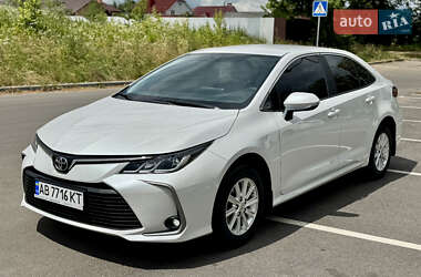 Седан Toyota Corolla 2022 в Виннице