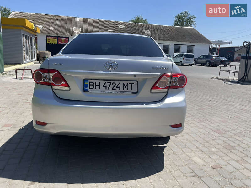 Седан Toyota Corolla 2010 в Арцизові