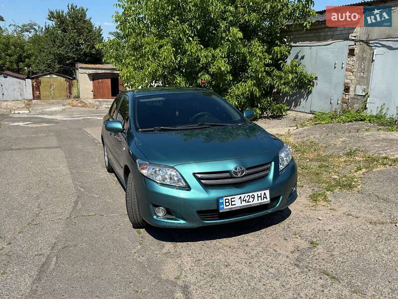 Седан Toyota Corolla 2008 в Николаеве