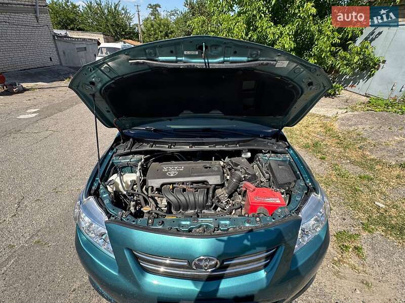 Седан Toyota Corolla 2008 в Николаеве