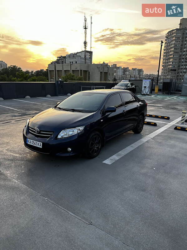 Седан Toyota Corolla 2009 в Києві