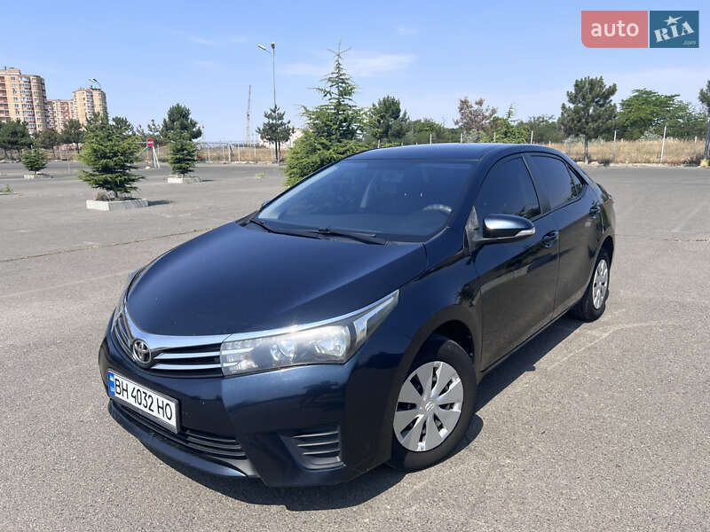 Седан Toyota Corolla 2013 в Одесі