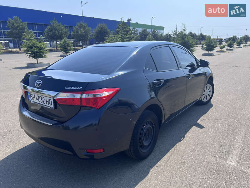 Седан Toyota Corolla 2013 в Одесі