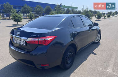 Седан Toyota Corolla 2013 в 