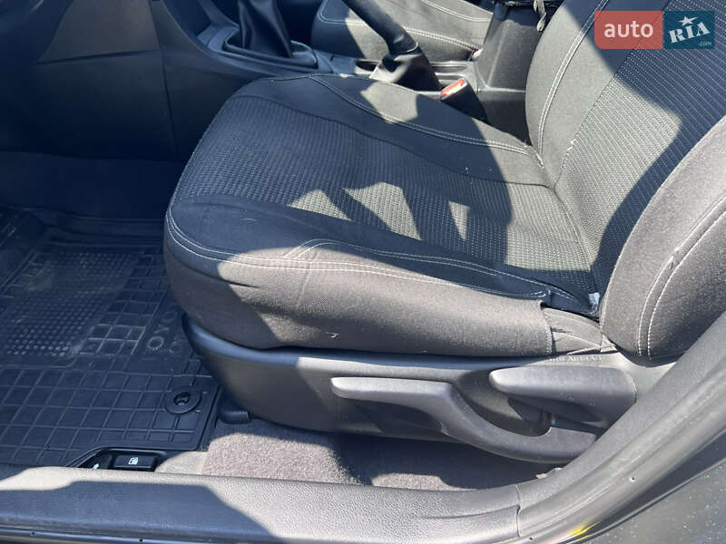 Седан Toyota Corolla 2013 в Одесі