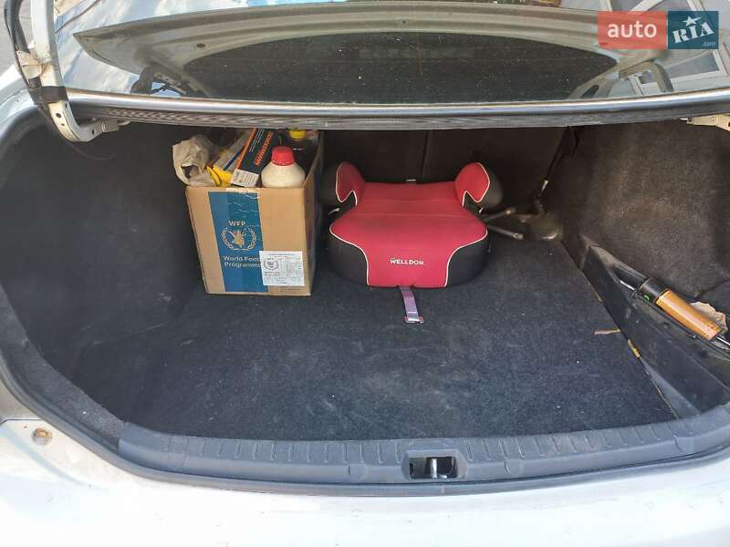 Седан Toyota Corolla 2008 в Днепре