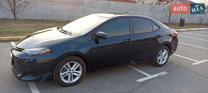 Седан Toyota Corolla 2017 в Києві
