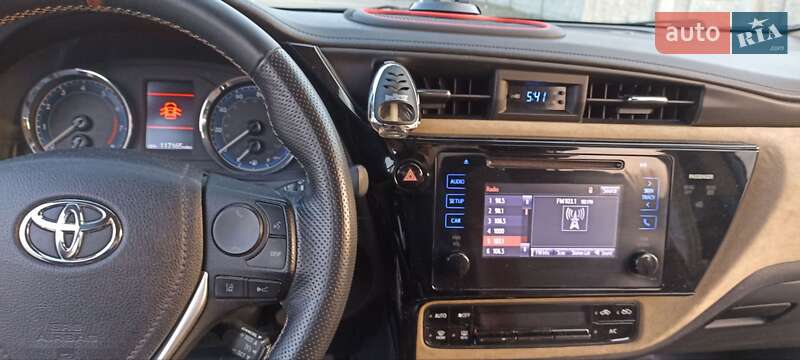 Седан Toyota Corolla 2017 в Києві