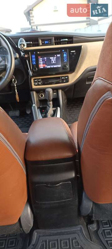 Седан Toyota Corolla 2017 в Києві