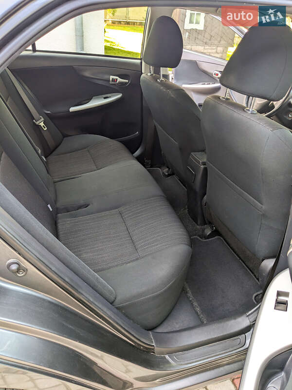 Седан Toyota Corolla 2008 в Копычинце