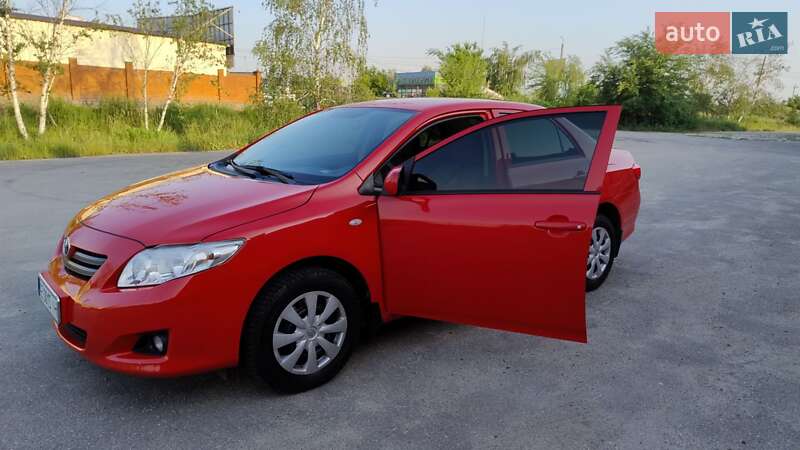 Седан Toyota Corolla 2009 в Новомосковске
