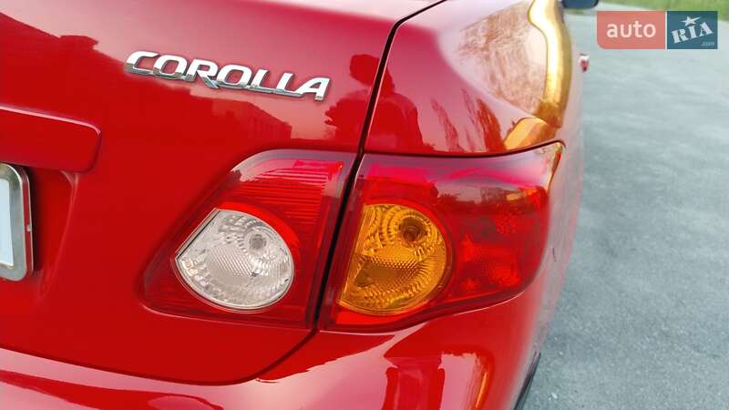 Седан Toyota Corolla 2009 в Новомосковске