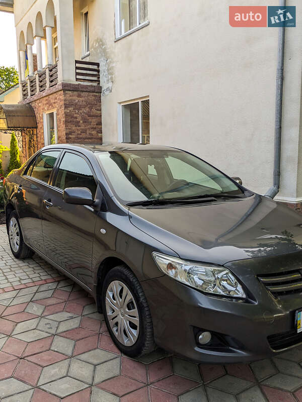 Седан Toyota Corolla 2008 в Копычинце