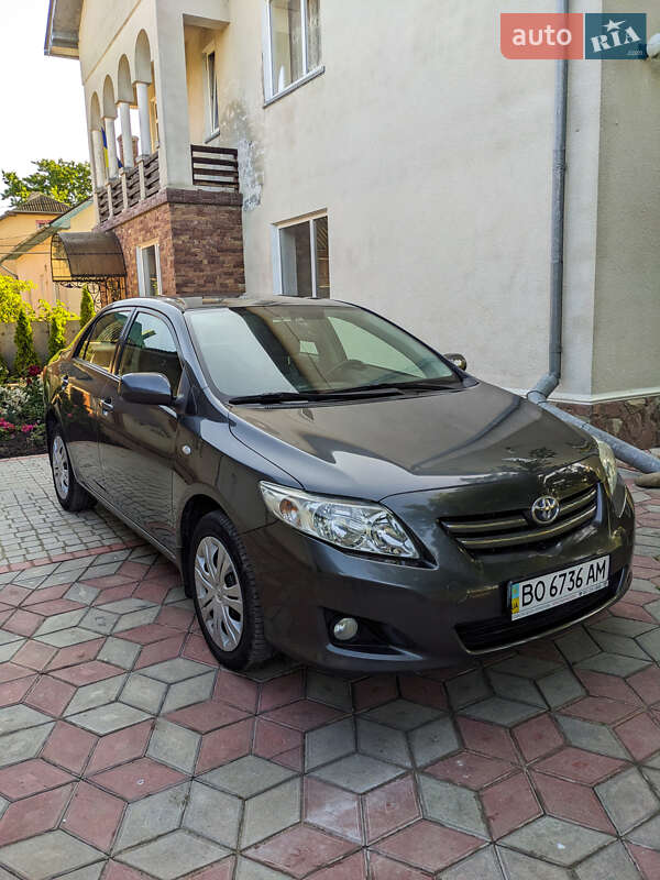 Седан Toyota Corolla 2008 в Копычинце