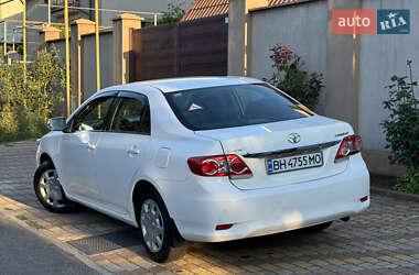 Седан Toyota Corolla 2010 в 