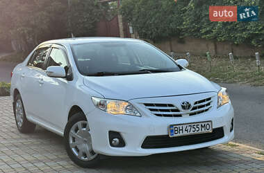 Седан Toyota Corolla 2010 в 