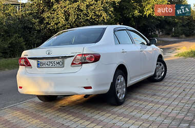 Седан Toyota Corolla 2010 в 