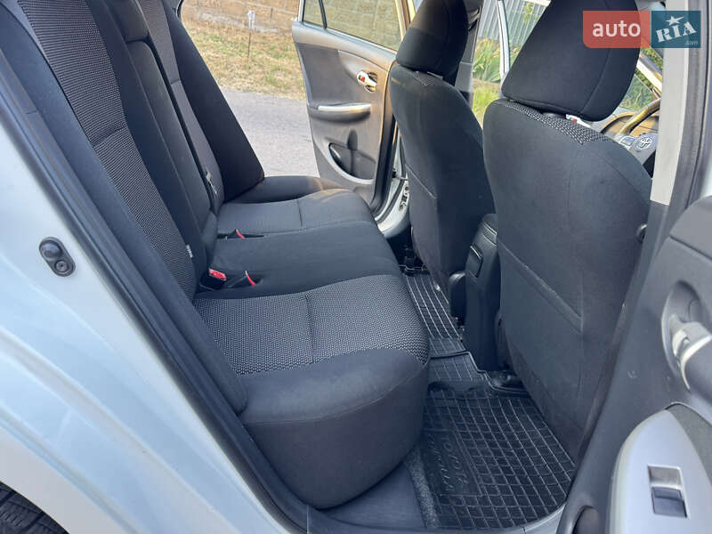 Седан Toyota Corolla 2010 в Одессе