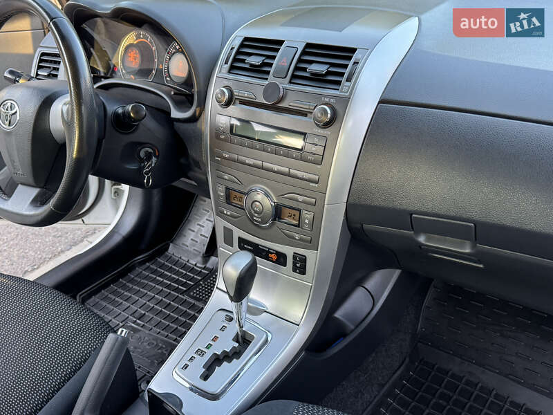 Седан Toyota Corolla 2010 в Одессе