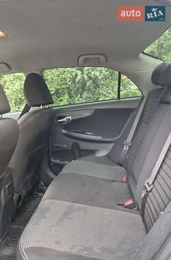 Седан Toyota Corolla 2011 в 