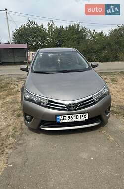 Седан Toyota Corolla 2014 в Петровому