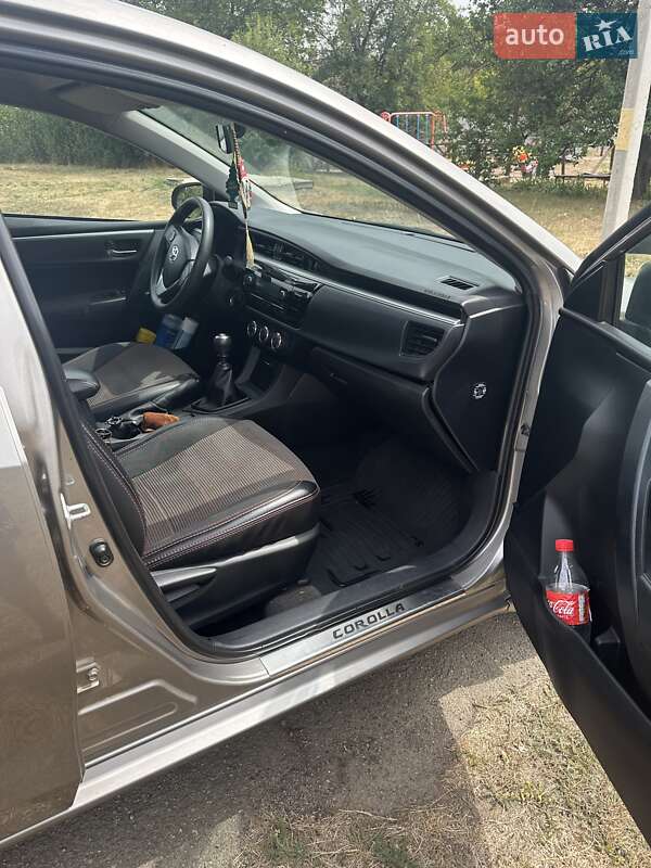 Седан Toyota Corolla 2014 в Петровому фото 5 Седан Toyota Corolla 2014 в Петровому