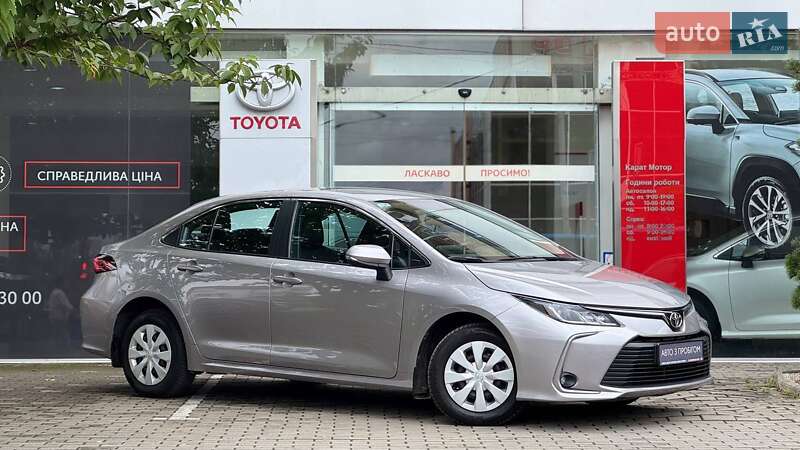 Седан Toyota Corolla 2021 в Ужгороде