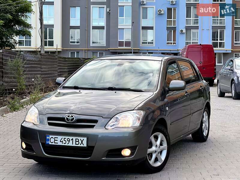 Хэтчбек Toyota Corolla 2005 в Черновцах