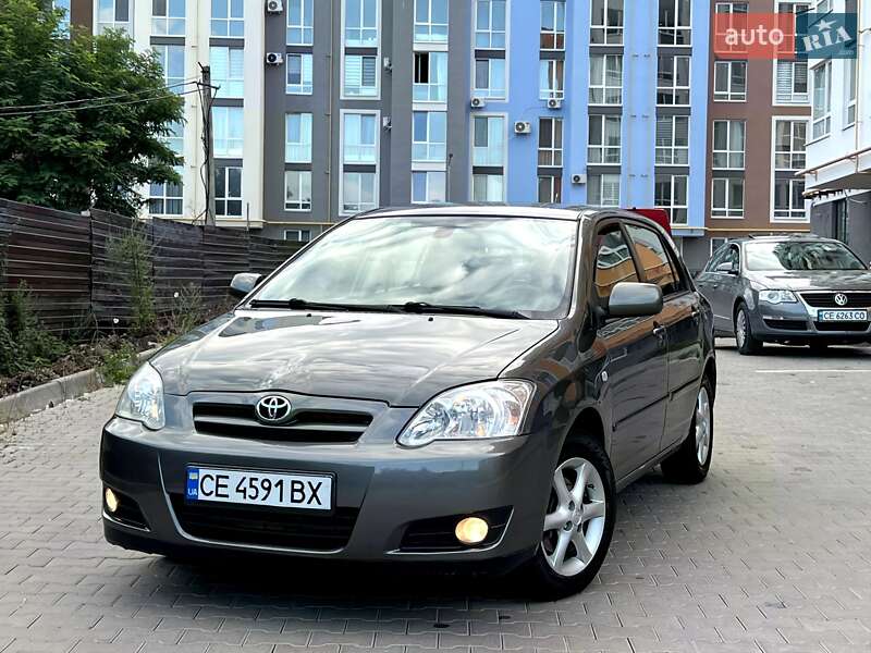 Хэтчбек Toyota Corolla 2005 в Черновцах