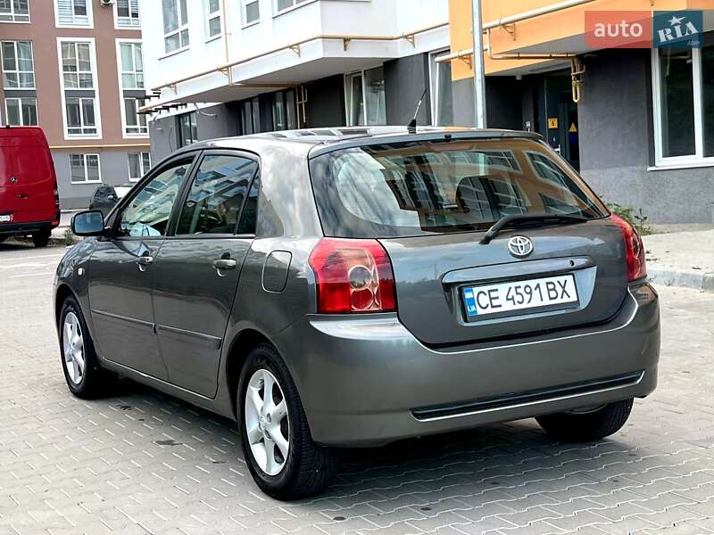 Хэтчбек Toyota Corolla 2005 в Черновцах