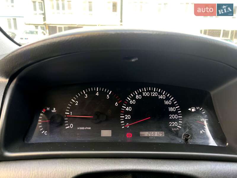 Хэтчбек Toyota Corolla 2005 в Черновцах