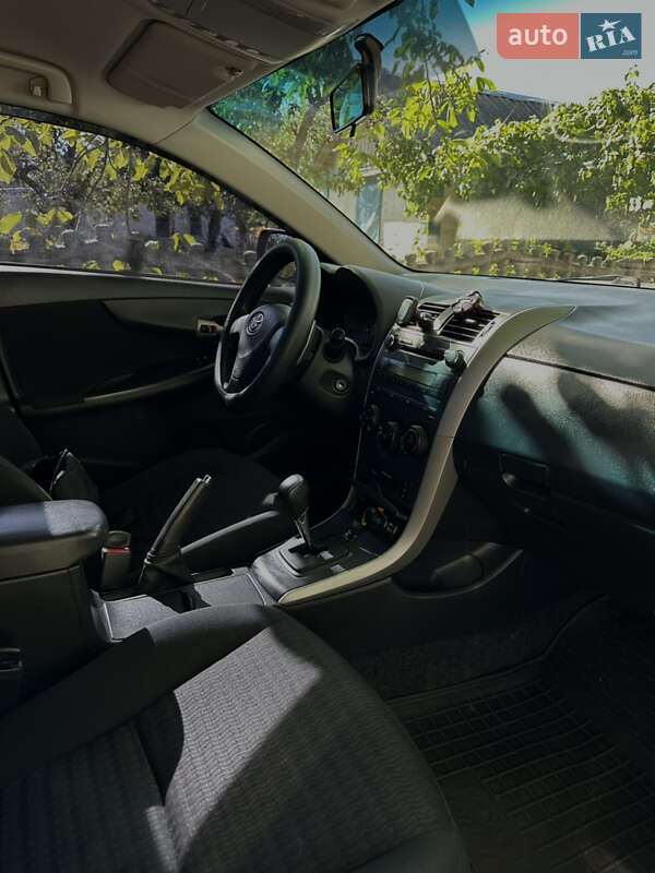 Седан Toyota Corolla 2008 в Кременчуге
