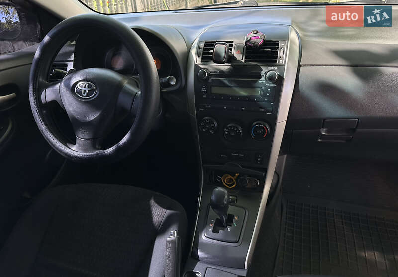 Седан Toyota Corolla 2008 в Кременчуге