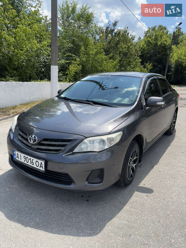 Седан Toyota Corolla 2011 в Кагарлыке
