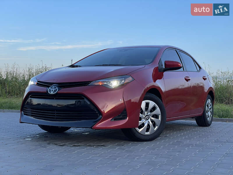 Седан Toyota Corolla 2018 в Луцке