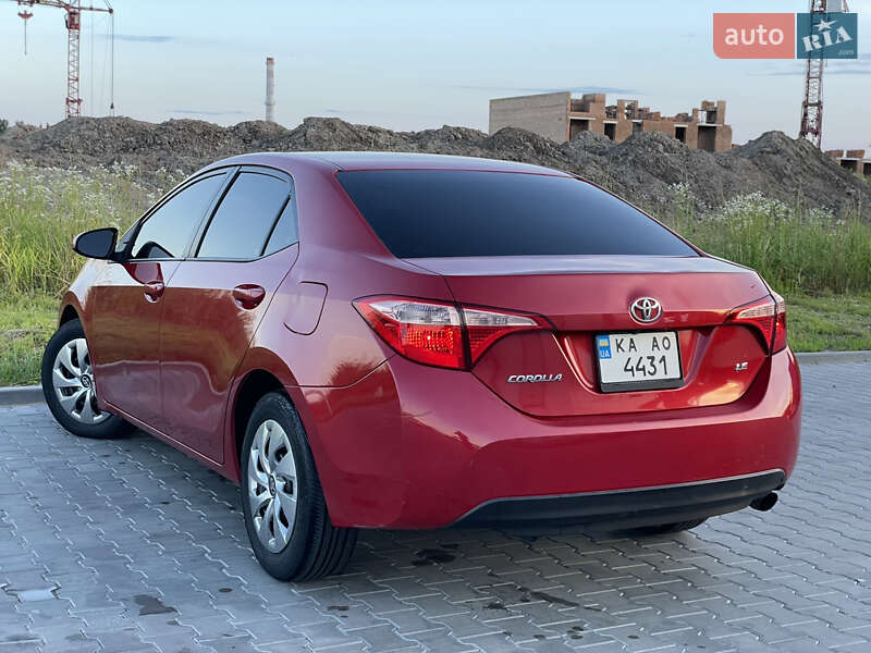 Седан Toyota Corolla 2018 в Луцке