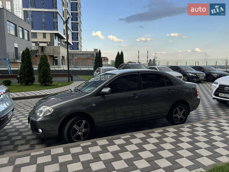 Седан Toyota Corolla 2005 в Києві