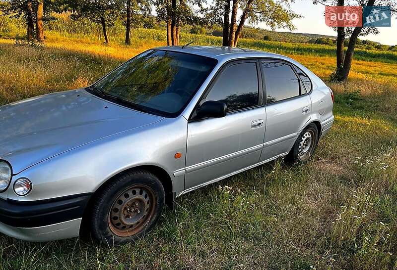 Хэтчбек Toyota Corolla 1997 в Саврани
