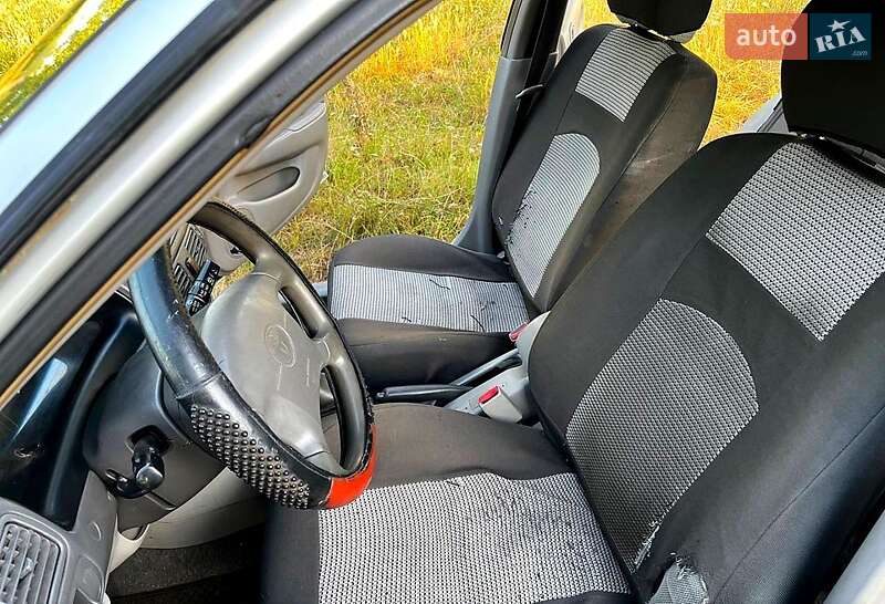 Хэтчбек Toyota Corolla 1997 в Саврани