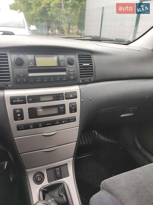 Универсал Toyota Corolla 2002 в Сарнах